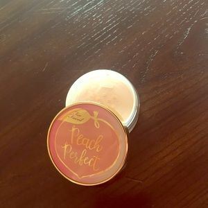 Too faced Peach perfect setting powder